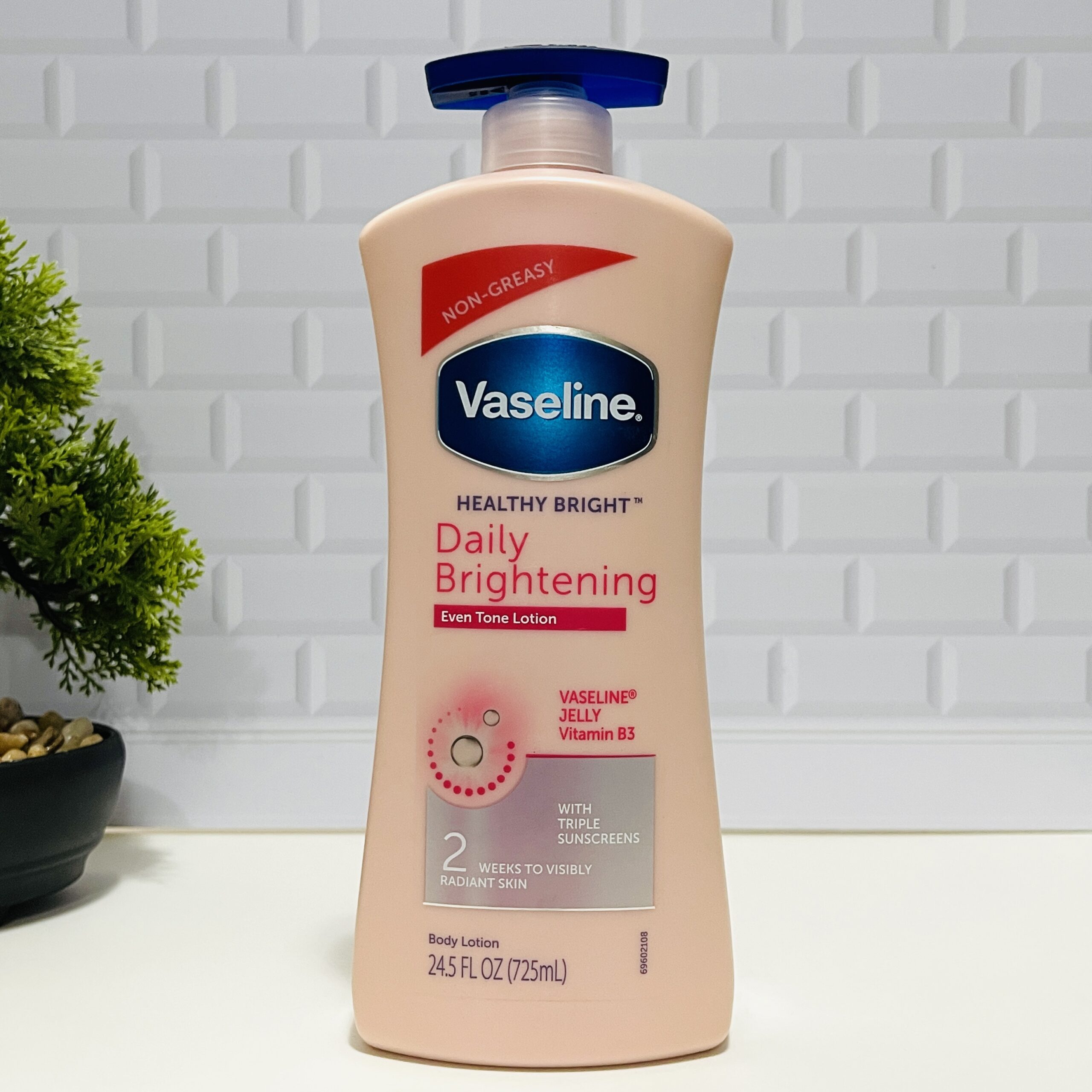 Vaseline Daily Brightening Lotion
